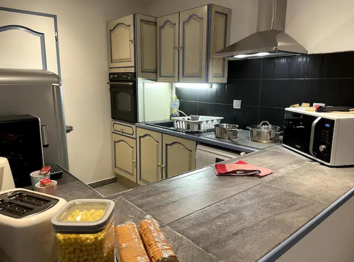 Appartement Avec Parking Gratuit Et Wifi Vierzon Exterior photo