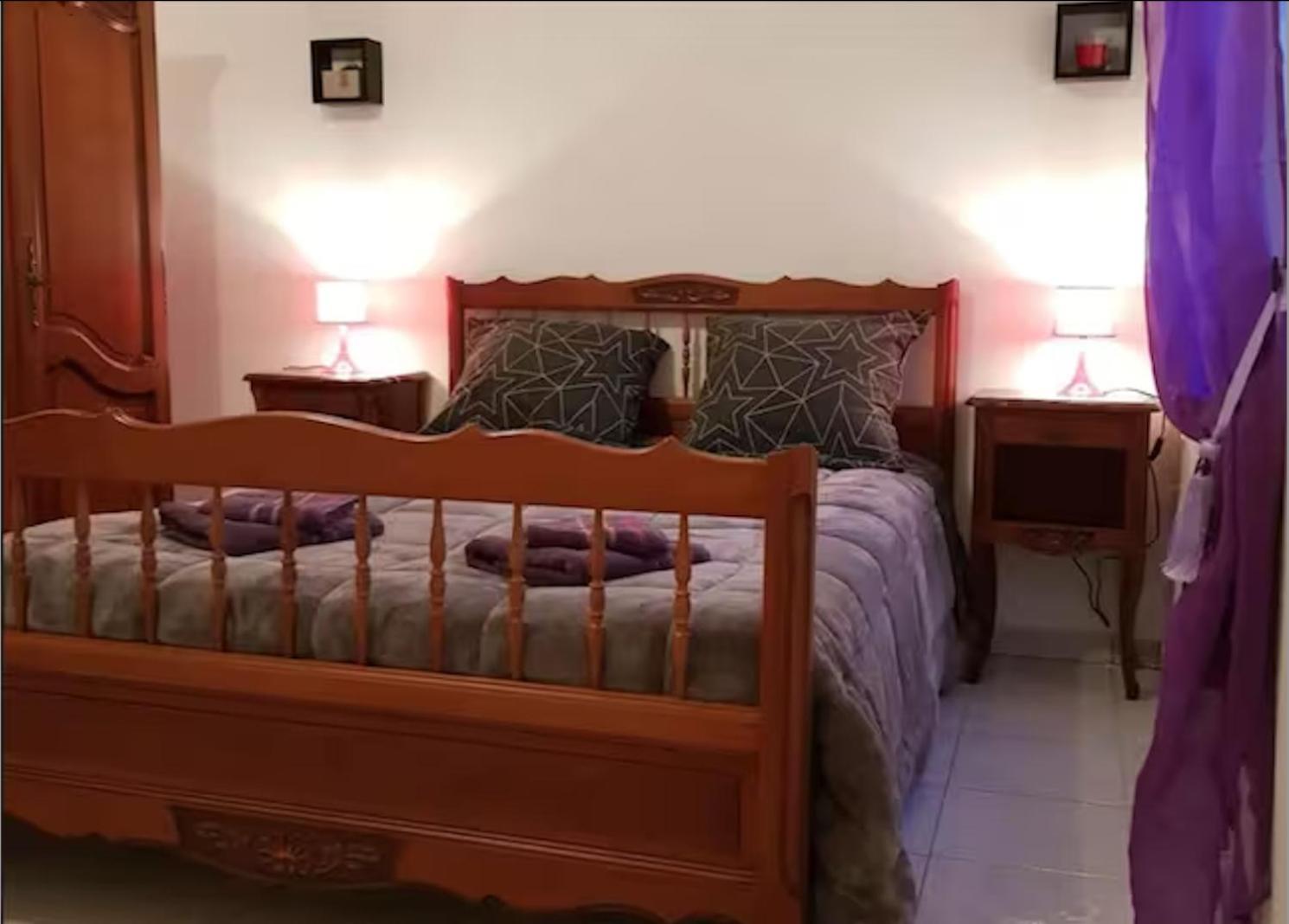 Appartement Avec Parking Gratuit Et Wifi Vierzon Exterior photo